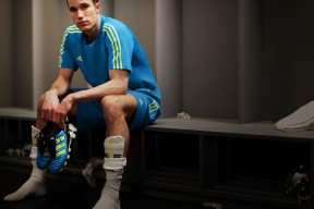 乐鱼体育app官网入口-欧洲杯史诗逆转：永不放弃的足球精神，欧洲杯的魅力