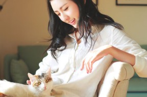 乐鱼体育在线官网-佛罗伦萨利用换人时机加强进攻端压力，佛罗伦萨降级时的阵容