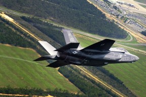 乐鱼体育官网网址-特色足球元素融入城市公共空间，打造城市标志性景观，足球城的底蕴