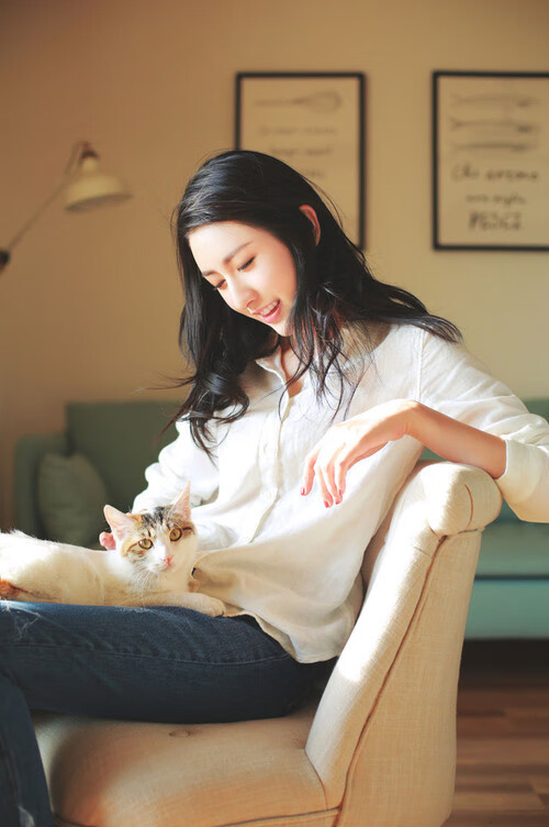 佛罗伦萨利用换人时机加强进攻端压力，佛罗伦萨降级时的阵容