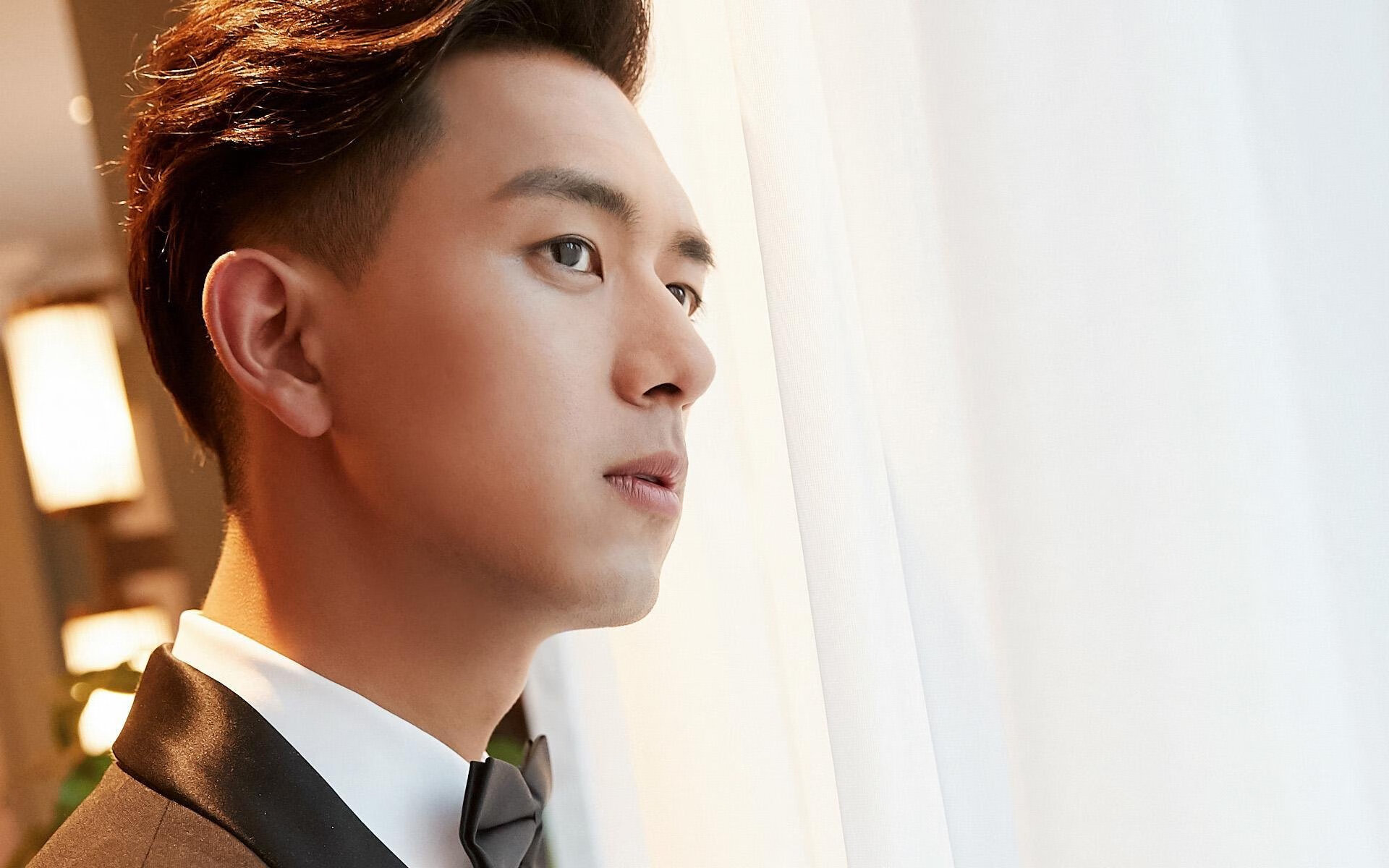 拜仁控球压制形成全面攻守优势,拜仁进攻战术